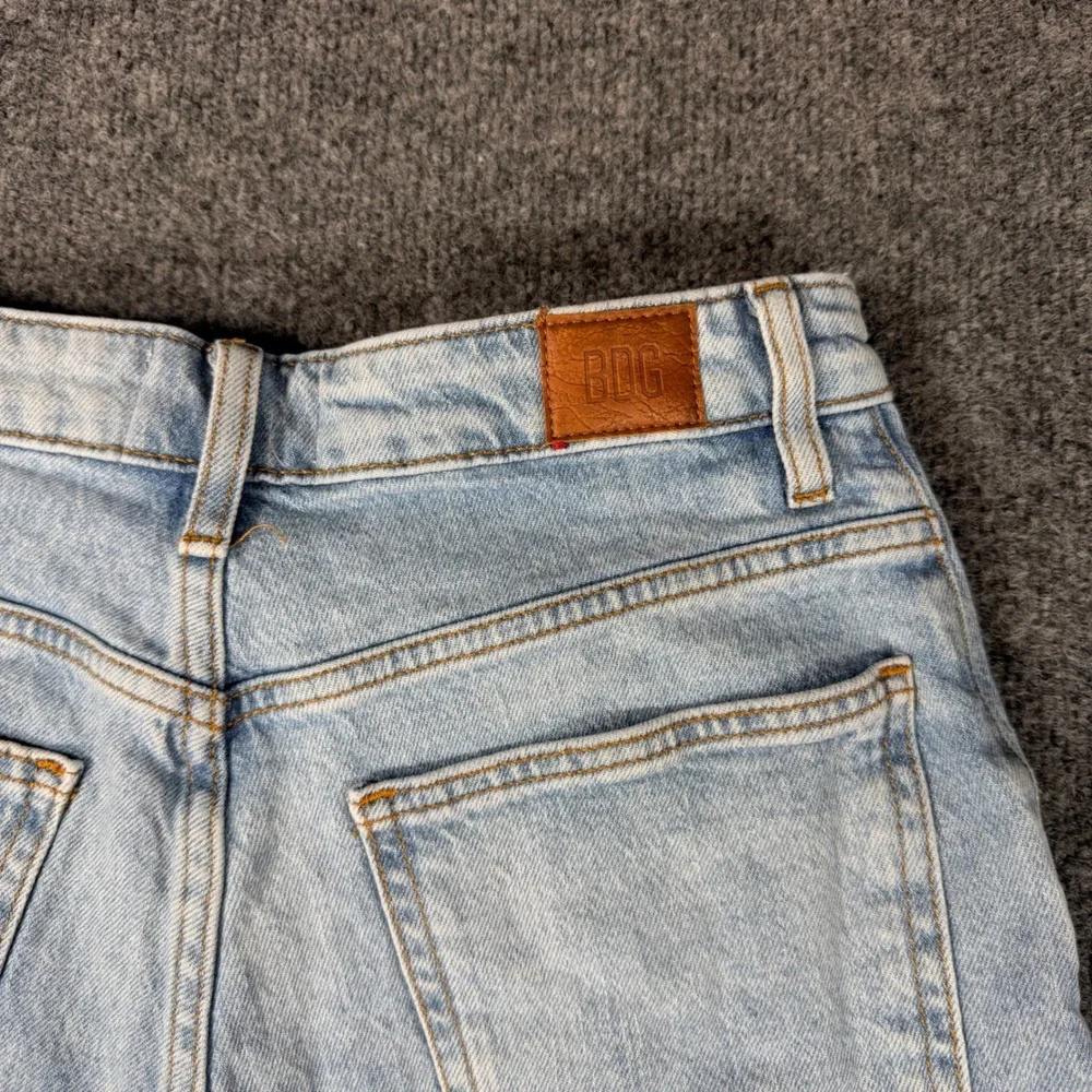 BDG Urban Outfitters High Rise Stretch Roll Hem Denim Shorts 28 Light Wash Y2K